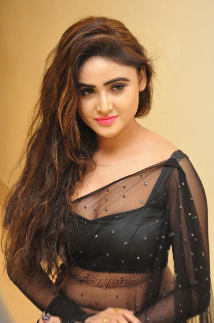 Hot black blouse Clearance