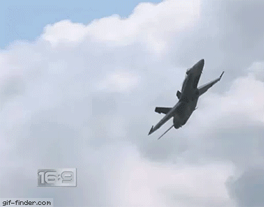 Pilot-ejects-from-F-18-jet-right-before-crash.gif