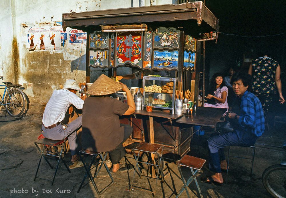 Nhiếp ảnh gia Nhật Bản "ghi chép" cuộc sống Việt Nam thập niên 90 bằng máy ảnh film