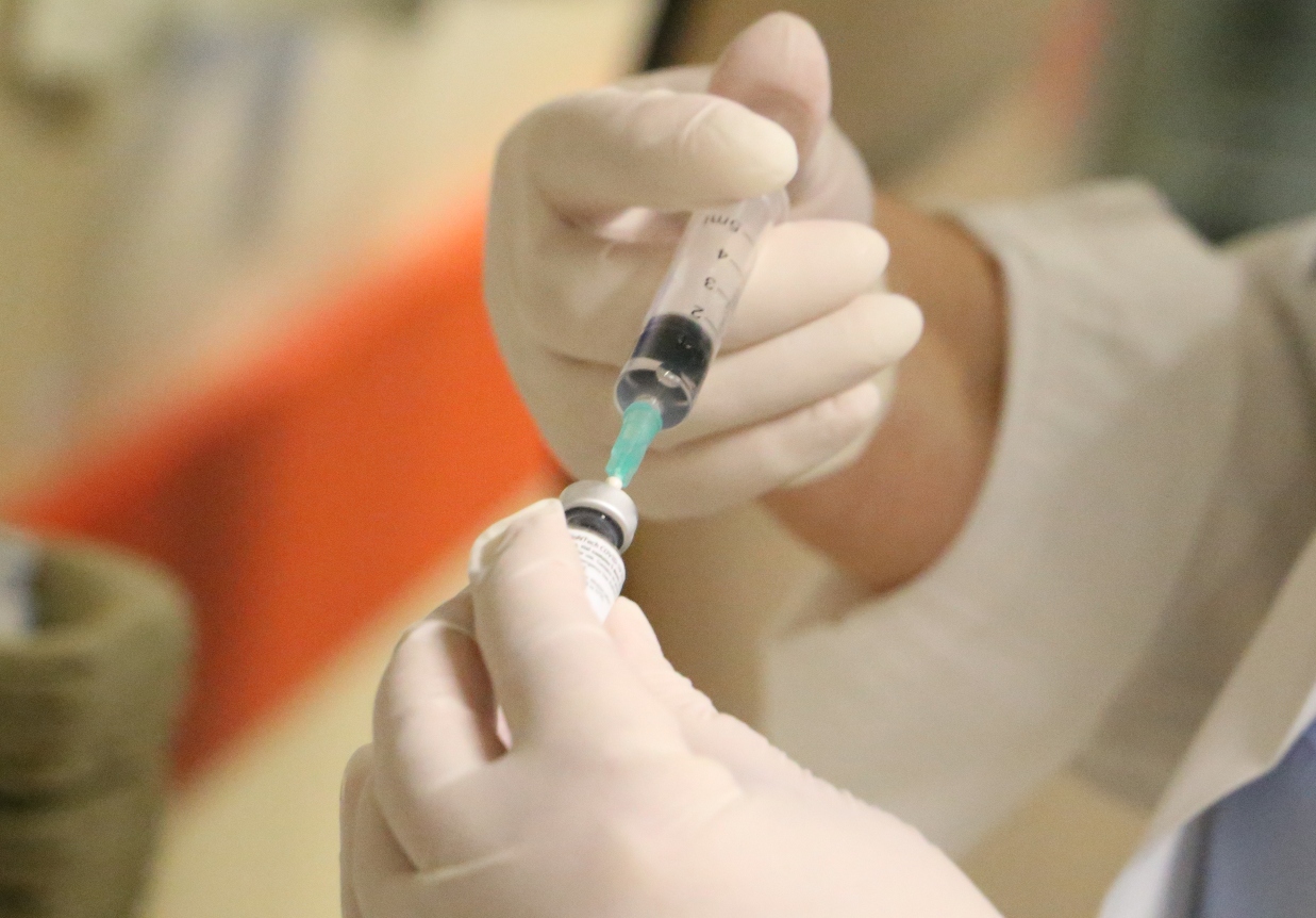 Βατόπουλος: Πρώτα ο εμβολιασμός και μετά άνοιγμα όλων των καταστημάτων