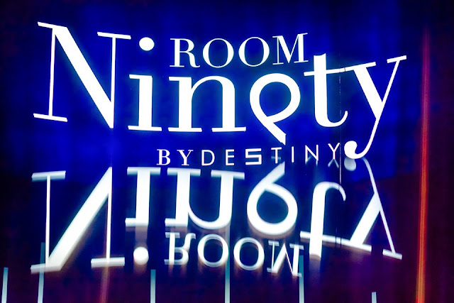 S.T Sơn Thạch biểu diễn tại sự kiện Room Ninety by Destiny ở Đà Nẵng