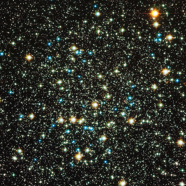Low-concentration Globular Cluster NGC 288 as seen by Hubble