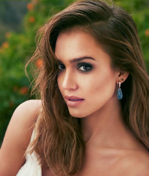 Jessica Alba'nın Redbook pozları | Moda Merkezi