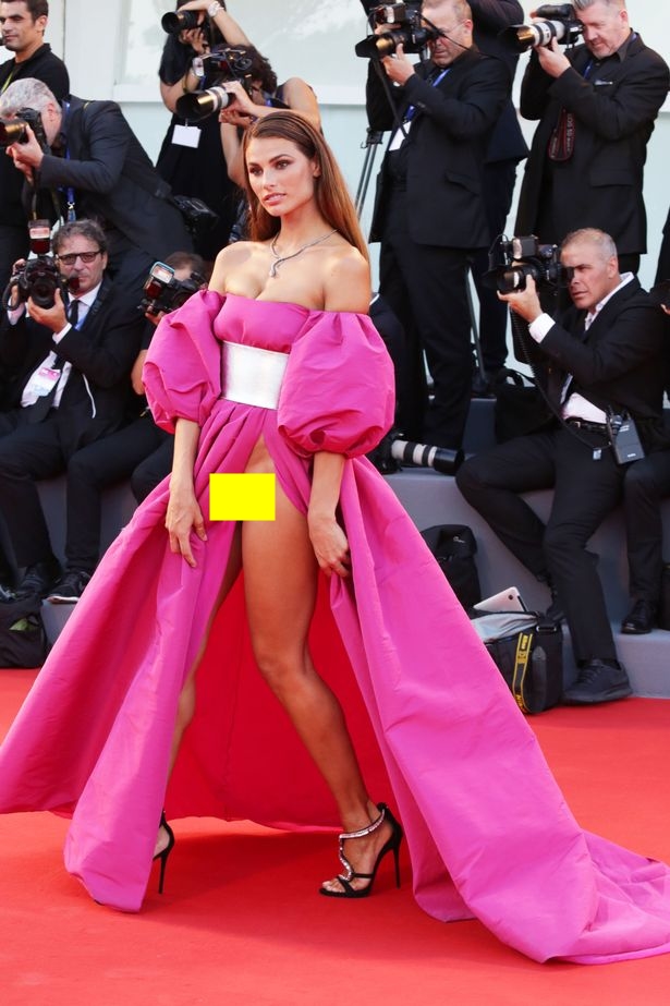 The Most Embarrassing Red Carpet Dresses Ever Seen | Premium News24