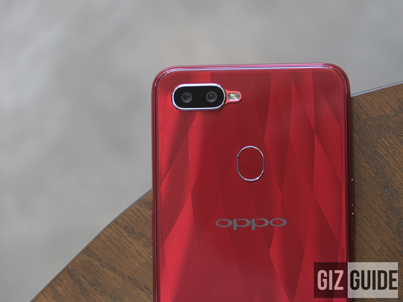 F9's dual-camera setup F9's dual-camera setup