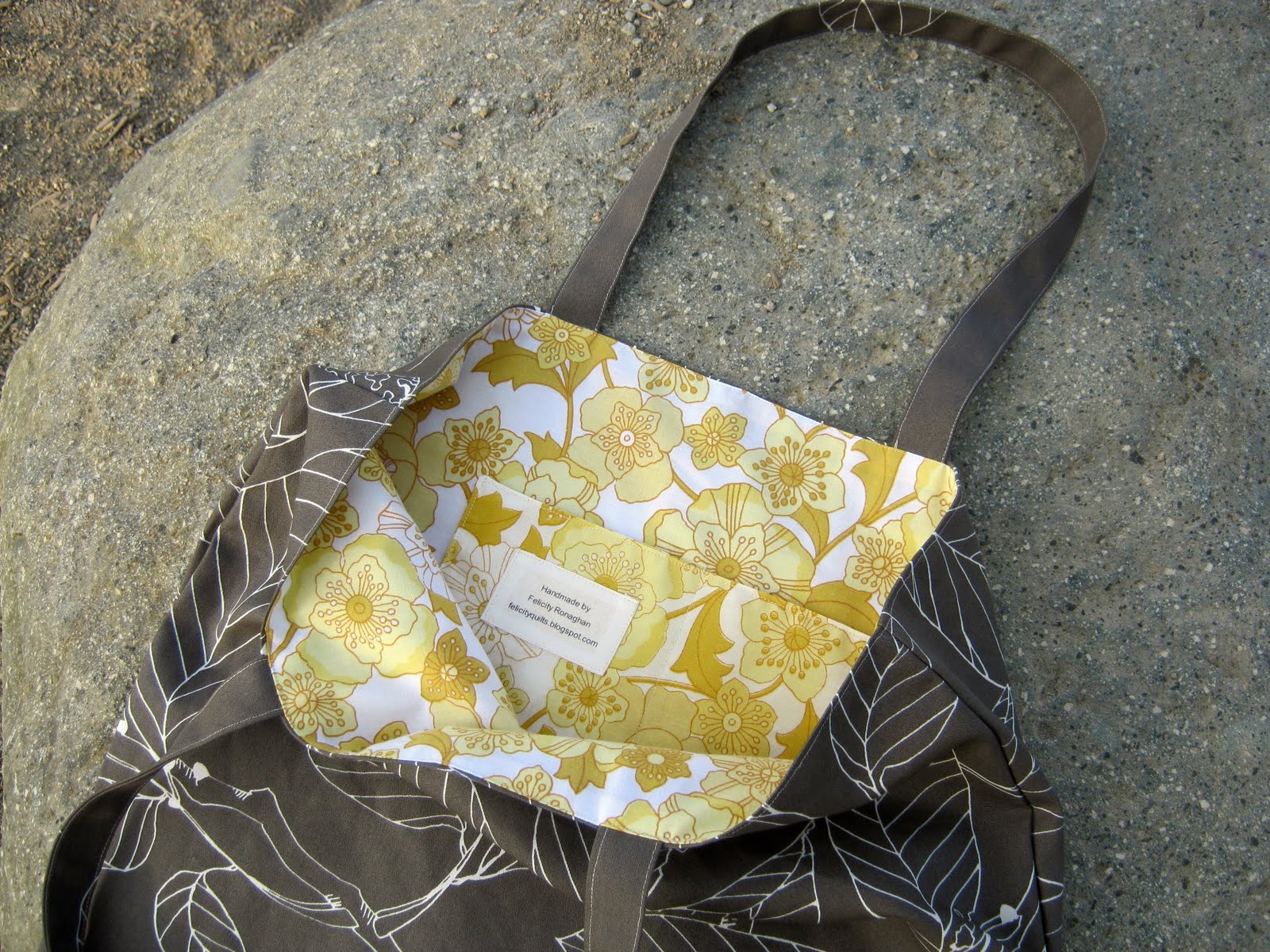 ocd: obsessive crafting disorder: Bag Lady Week: A Simple Tote Tutorial ...