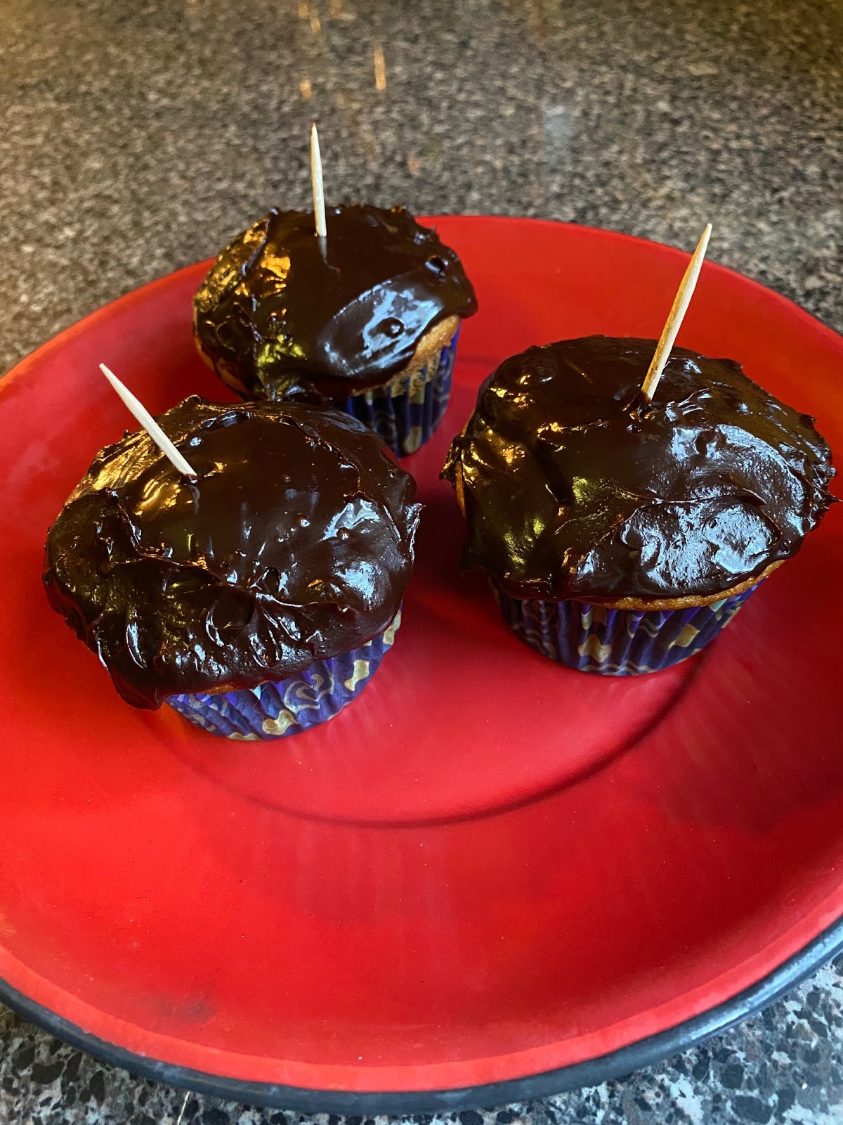 Vegan Crunk Pizza! Cupcakes!