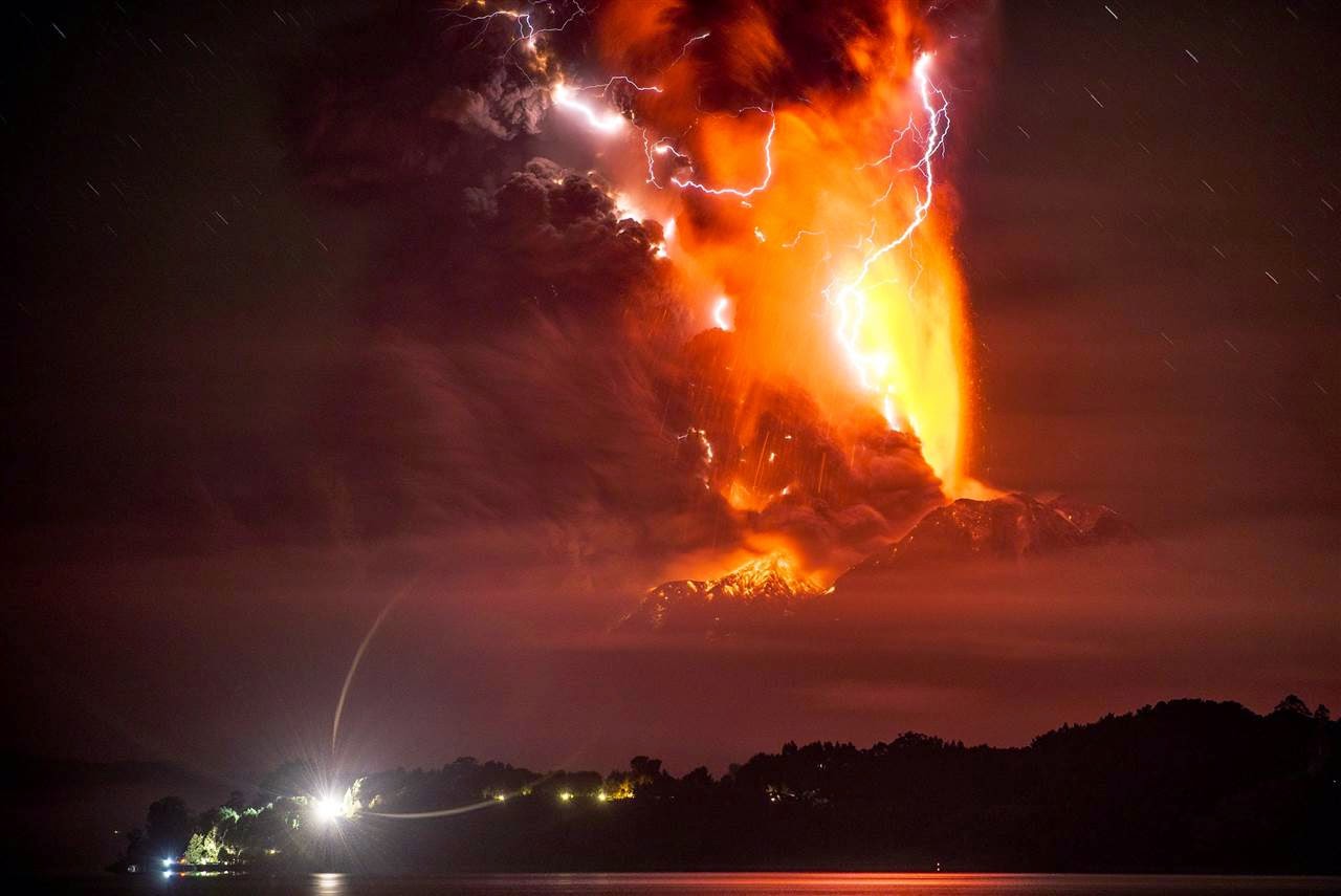 http://www.nbcnews.com/news/world/calbuco-volcano-spews-giant-tower-ash-chile-n346541