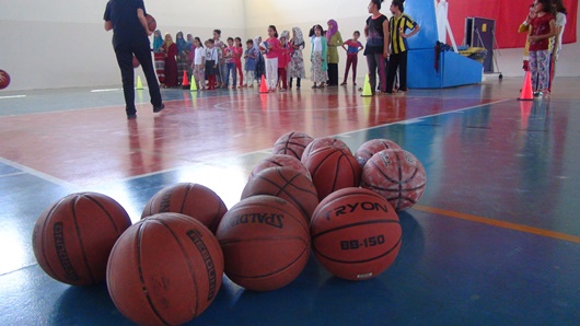 Çınar'da çocuklar camiden sonra spora gidiyor