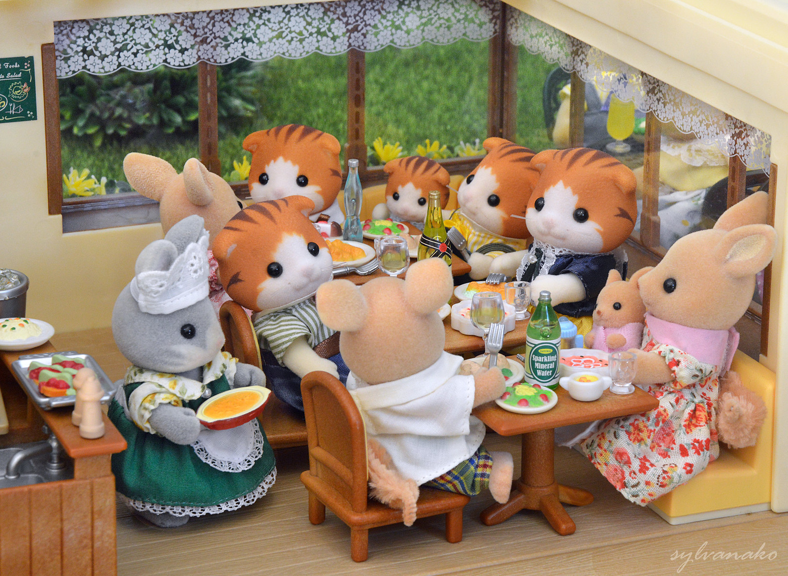 Sylvanian Life Moments : The Sylvanian Kitchen Restaurant