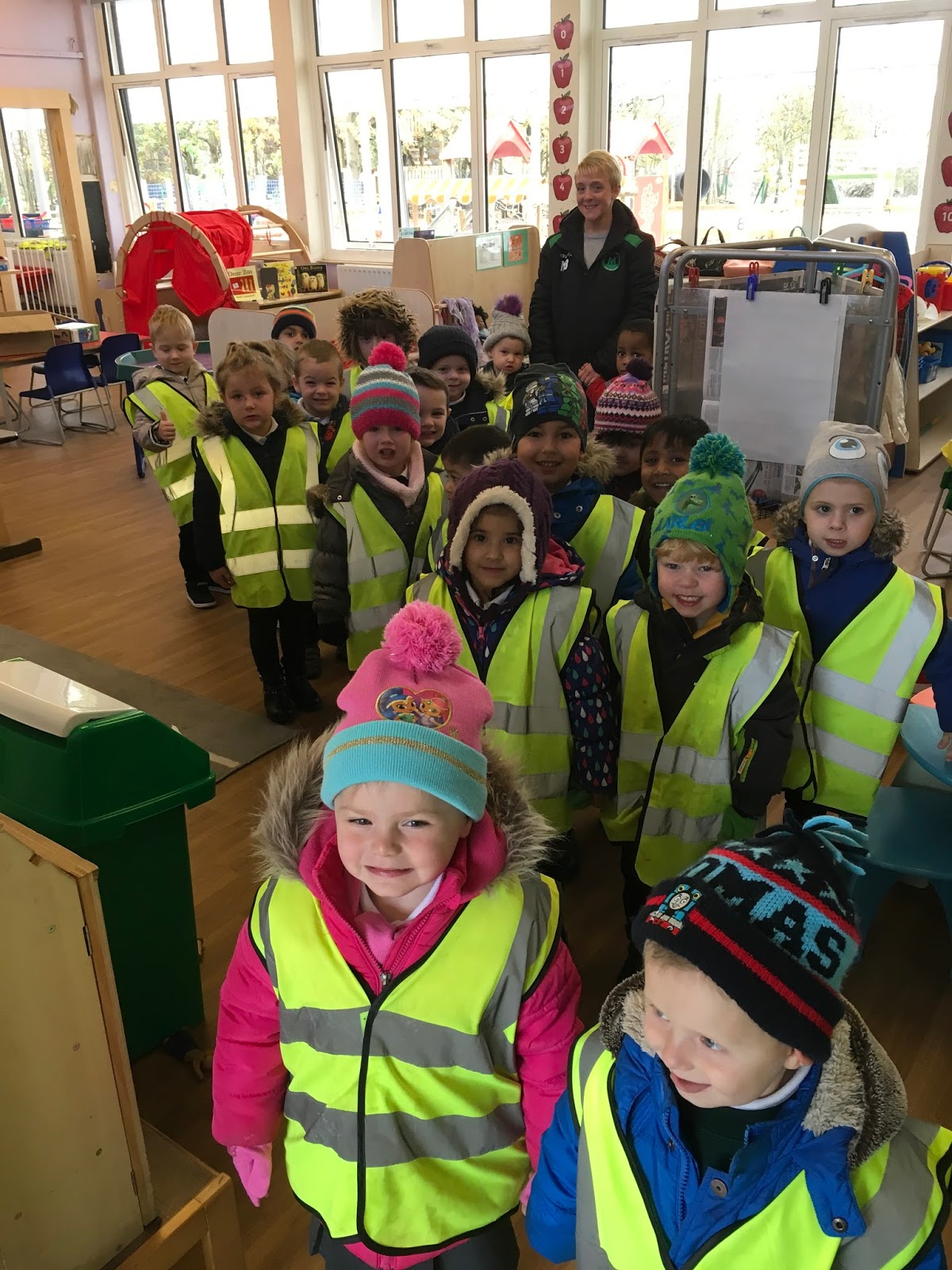 Mead Primary Nursery AM postbox walk!