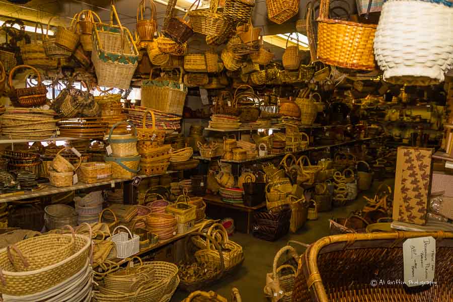 Davis Baskets on Highway 54, West of Camdenton Our Eyes Upon Missouri