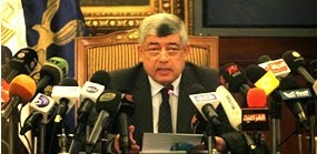 مصر : عاجل - القضاء المصري يقضي ببراءة وزير الداخلية السابق 