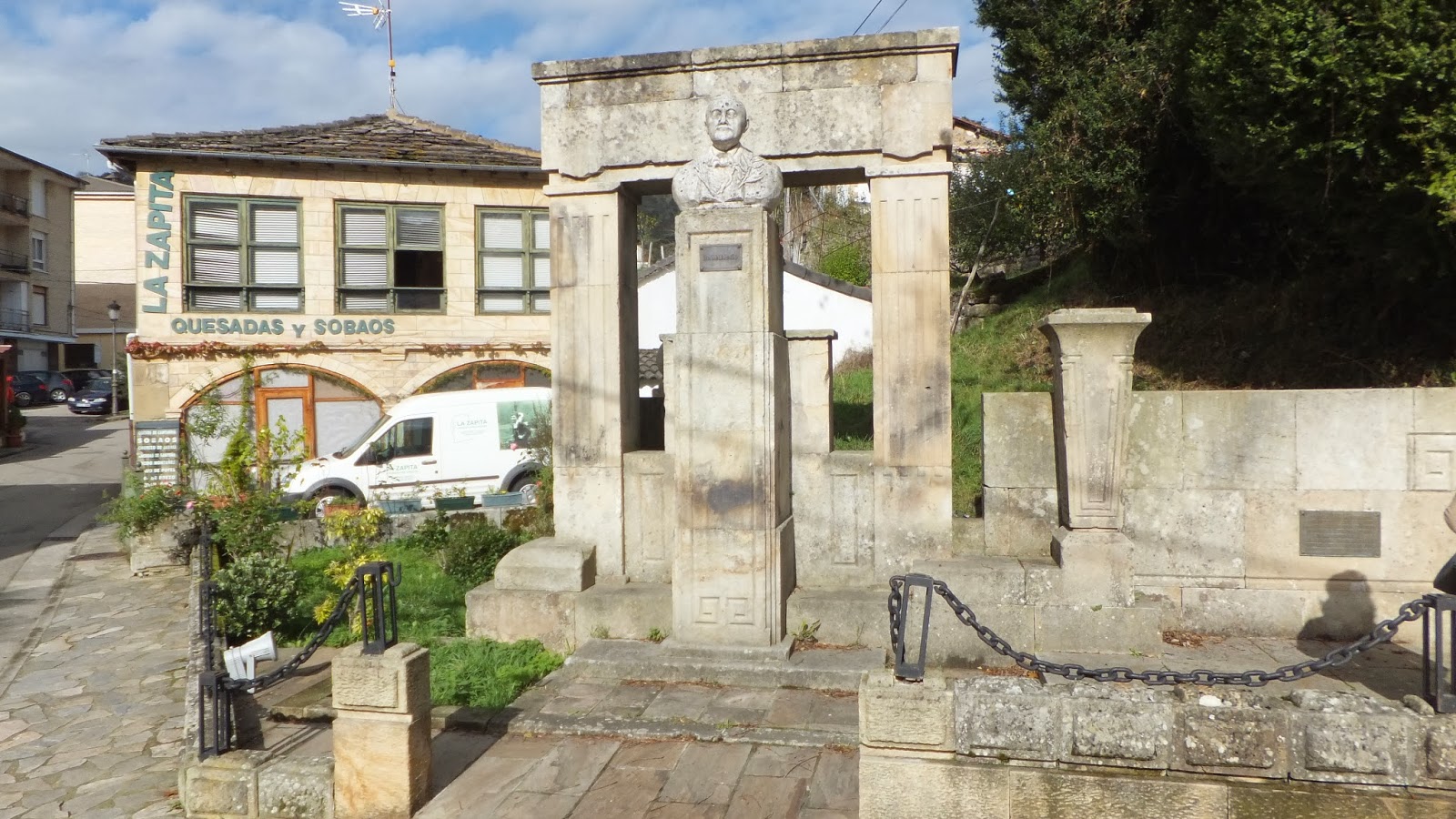 Foto de Monumento Dr. Madrazo en Vega de Pas, Cantabria