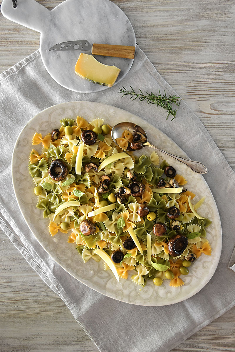 Ensalada de farfalle con portobellos y queso comté — Chez Silvia
