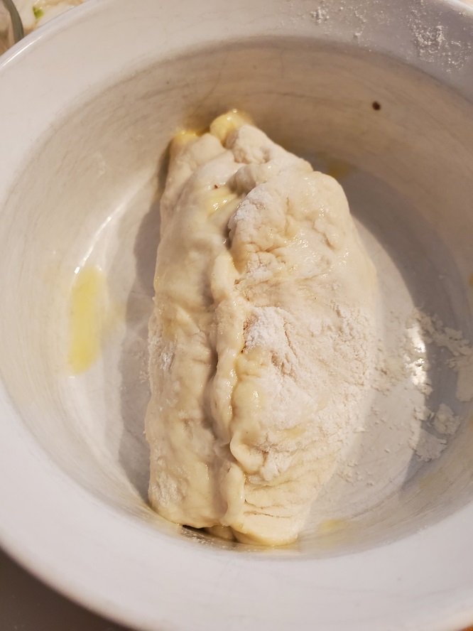 this is how to make a runza in a bowl and sealed before baking using egg wash for sealing