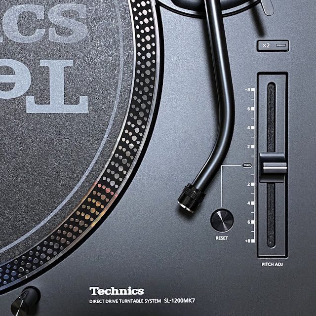 Technics SL-1200 MK7 09.02 - Diving Records