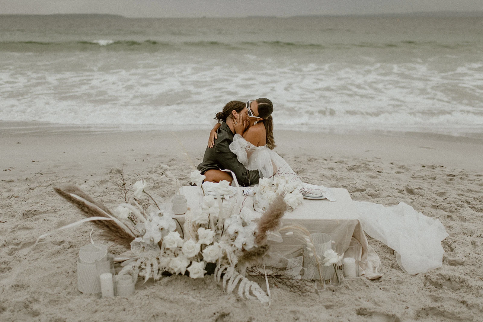 images by hayley rafton photo fun beach elopement inspiration shoot karen willis holmes floral styling