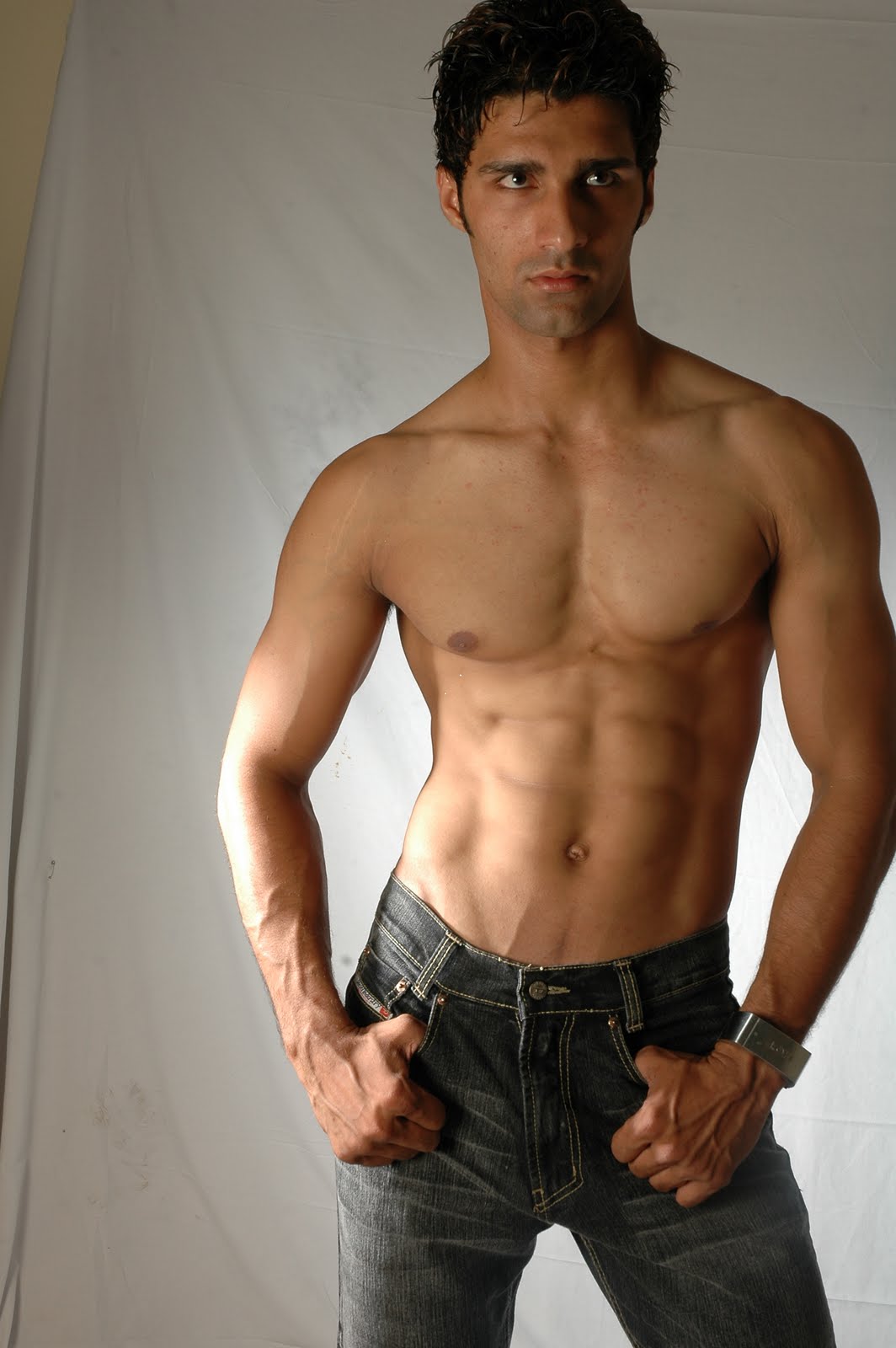 . Skinny Jeans Karachi