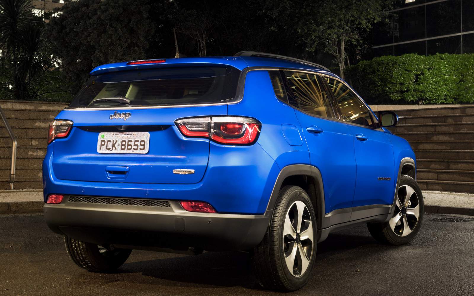 Jeep Compass estreia motor 2.0 Tigershark Flex no Brasil