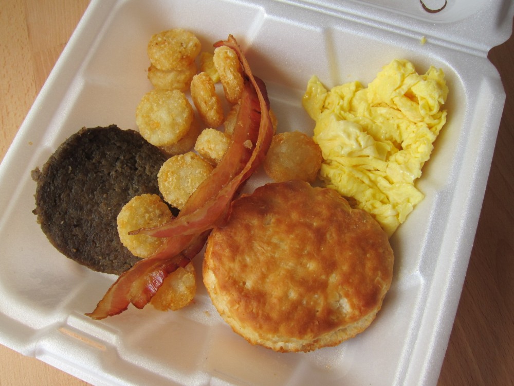 Review Carl's Jr. Hearty Breakfast Platter