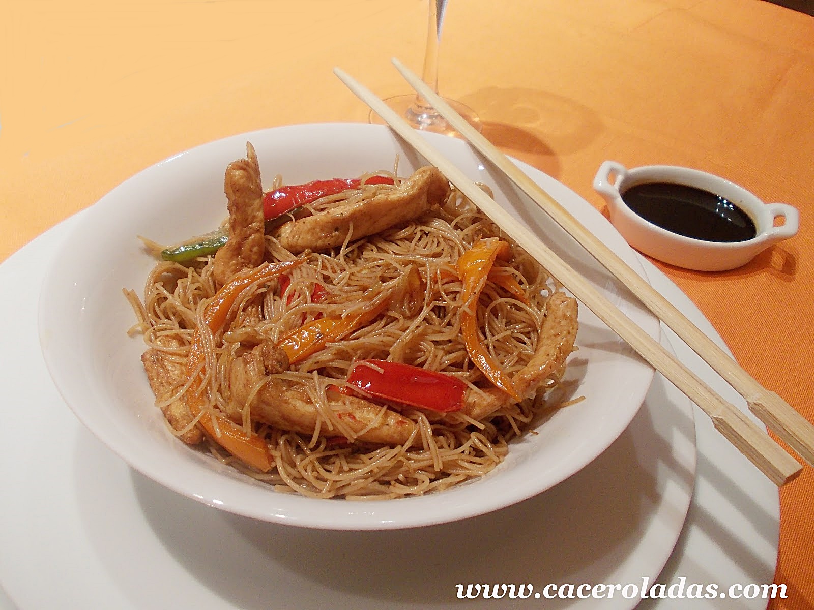 Pasta China Salteada Con Pollo Y Verduras Noticias de Pollo