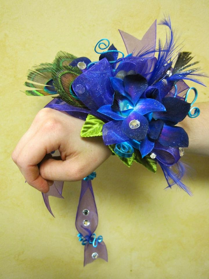 This Tiny Detail Will Make Your Corsage Unforgettable for Prom