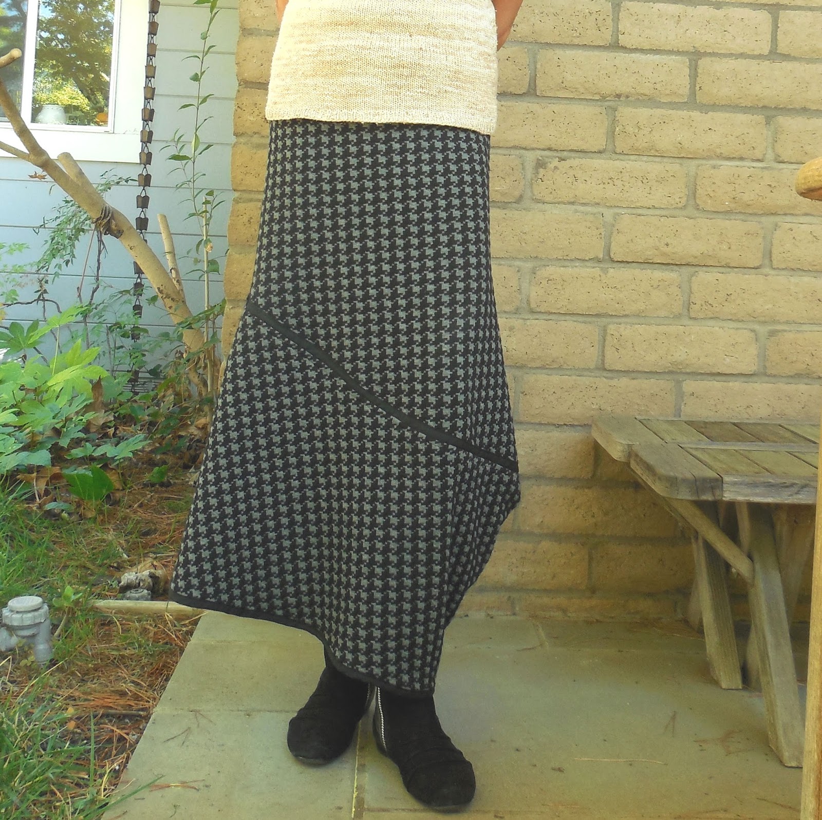 Binding Off: Sewing: Vogue V1515 Skirt