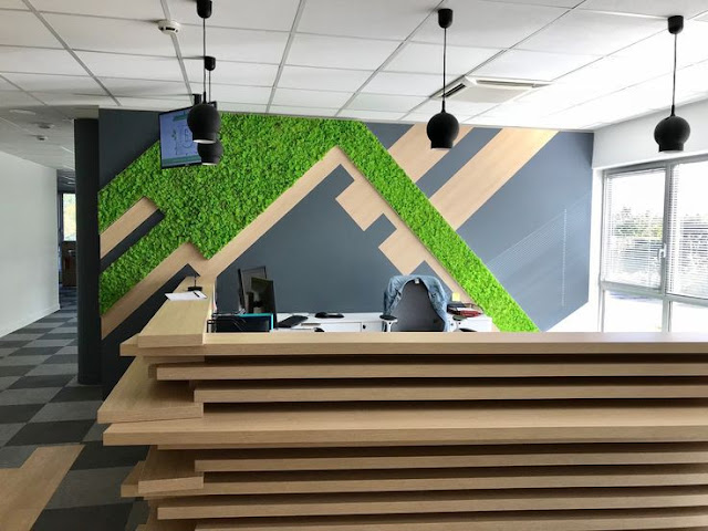 wall decoration with artificial grass