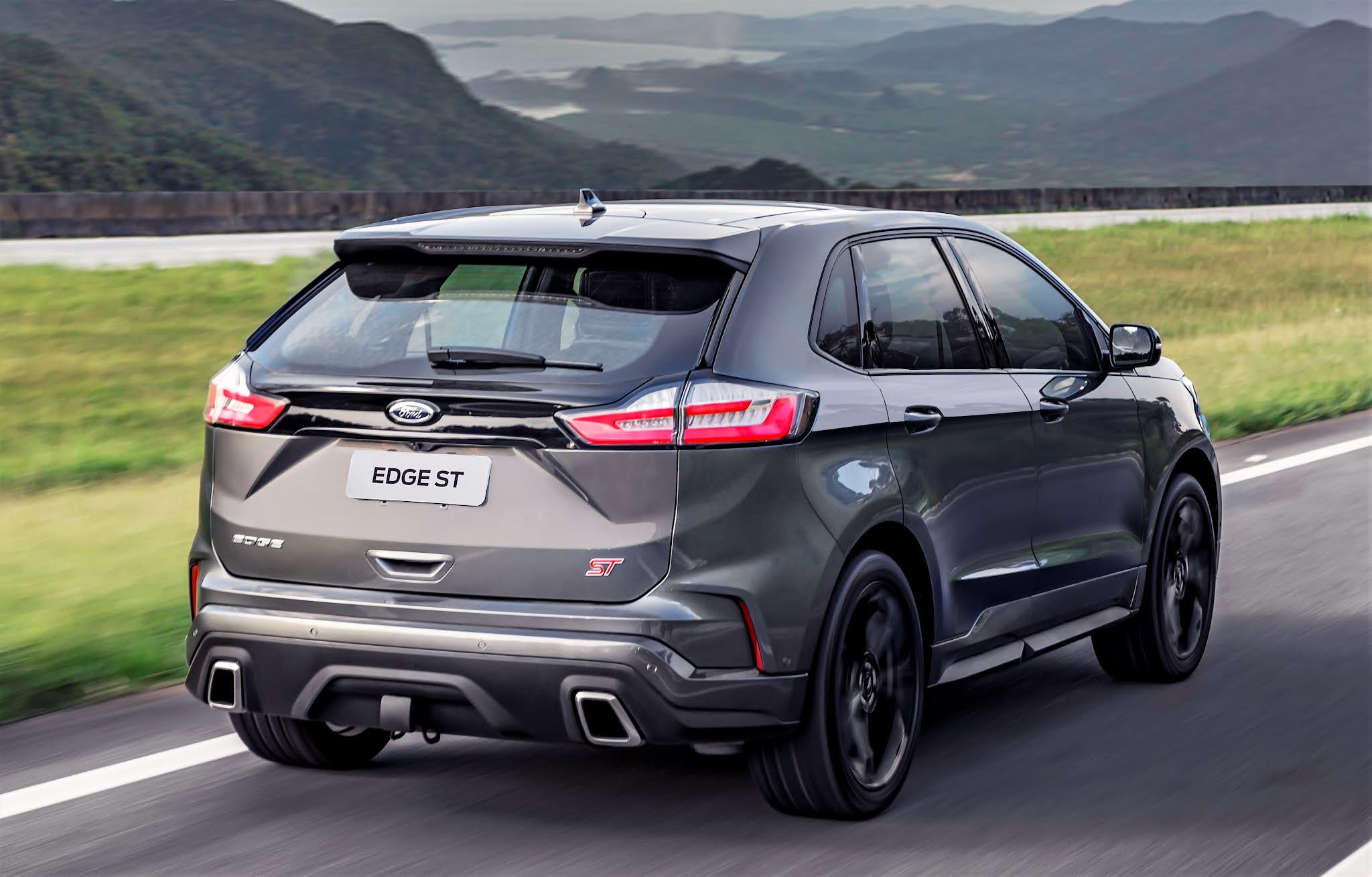 Ford Edge ST deixa de ser comercializado no Brasil