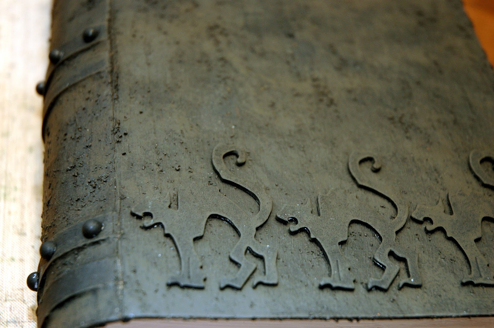 CREATIVITY IS CONTAGIOUS: SPOOKY RUSTIFICATION