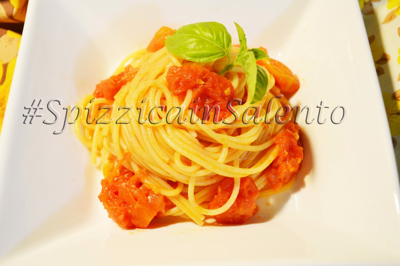 les spaghettis sauce tomate/basilic- la recette traditionnelle made in italy