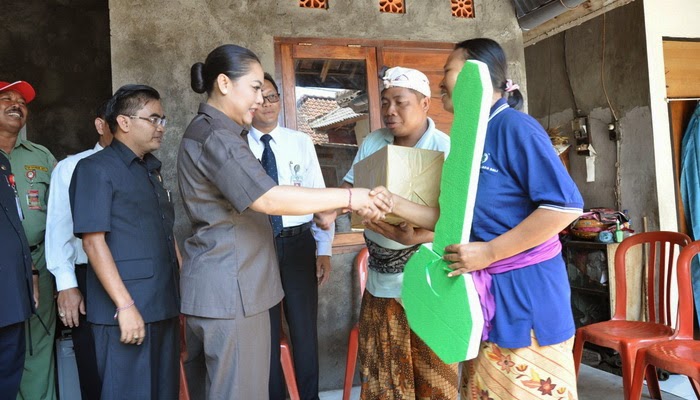 Bupati Eka Resmikan Bedah Rumah BPD Bali