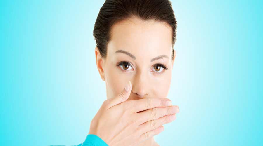 علاج رائحة الفم الكريهة طبيعيا - ورقة بلس