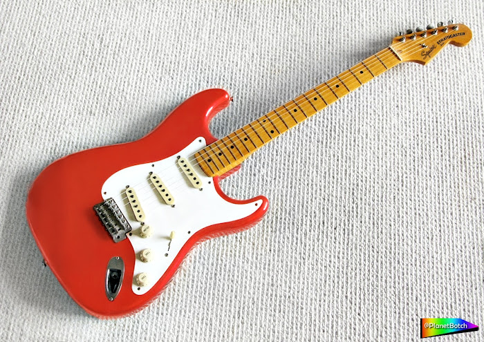 Squier JV Series Stratocaster - Fiesta Red