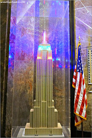 Maqueta del Empire State Building en el Hall del Edificio, Nueva York Maqueta del Empire State Building en el Hall del Edificio, Nueva York