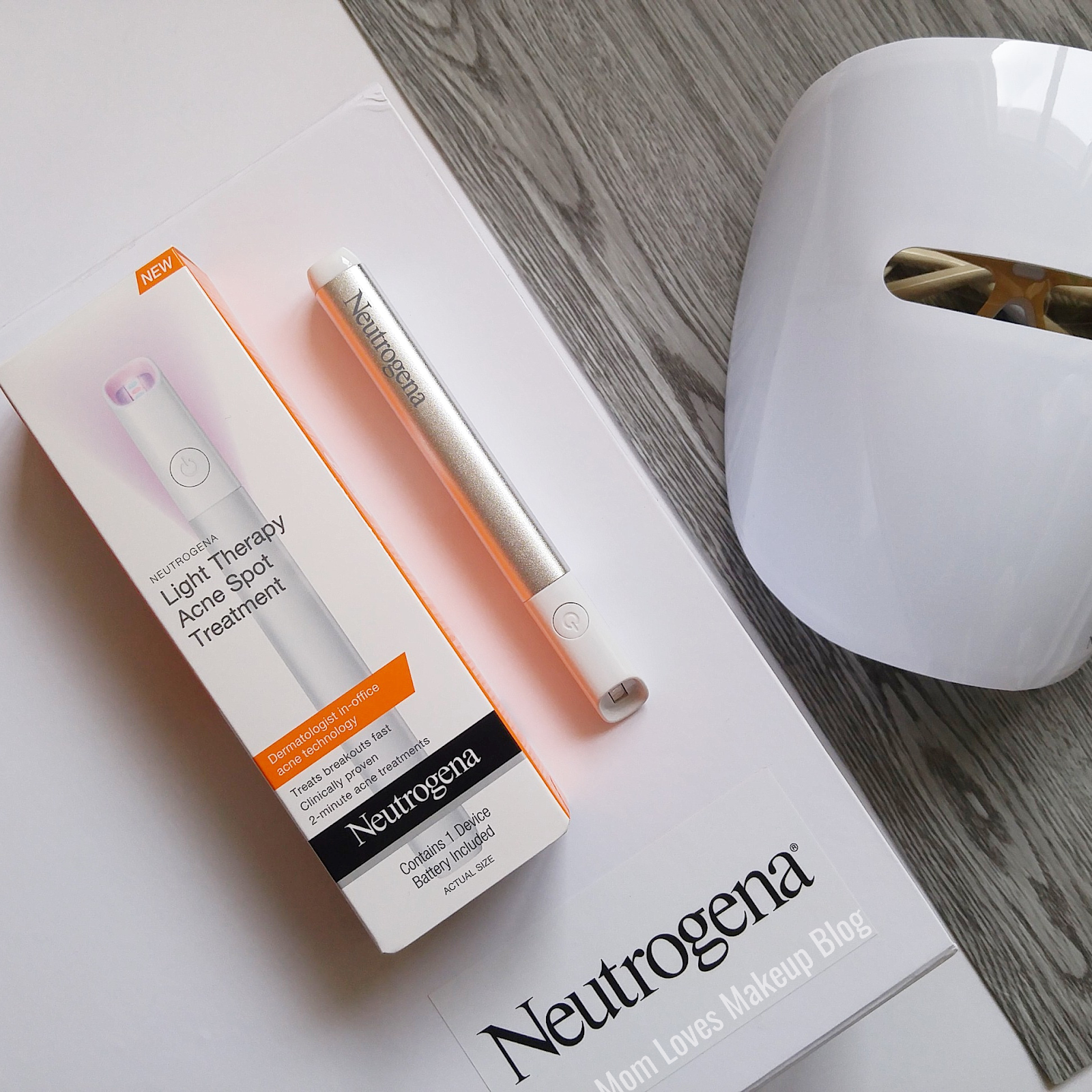 sekundær desinficere handicappet Mom Loves Makeup: Neutrogena Light Therapy Acne Spot Treatment ~ Review