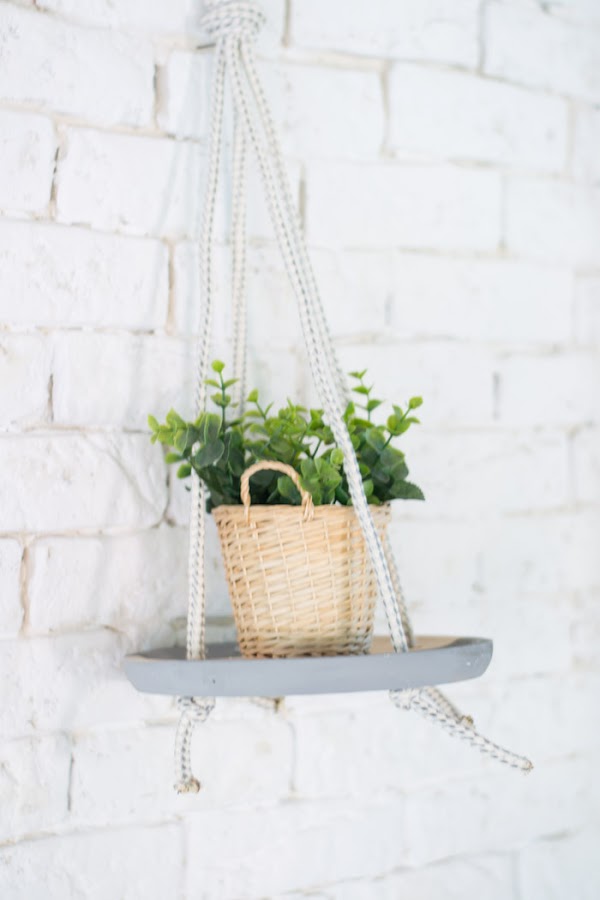 Macetero colgante diy con plato de madera