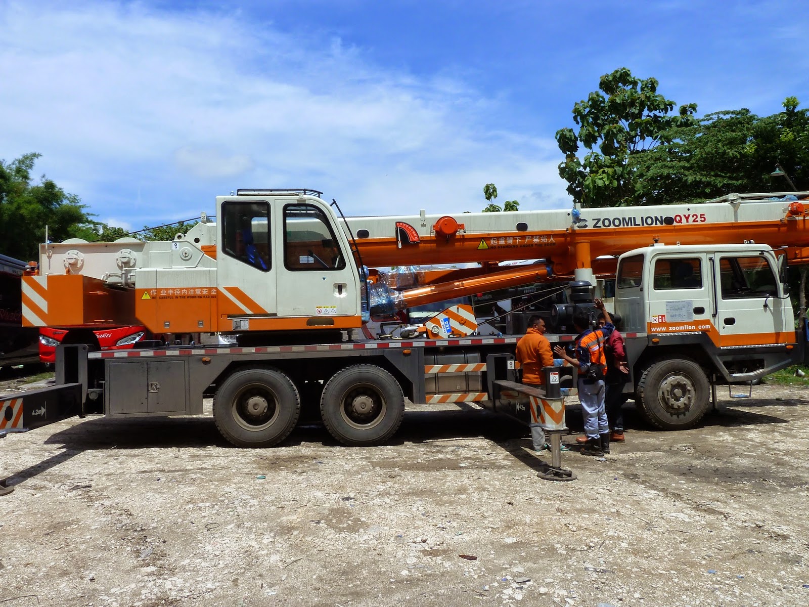 Mobile Crane Zoomlion Toko Alat Berat Surabaya