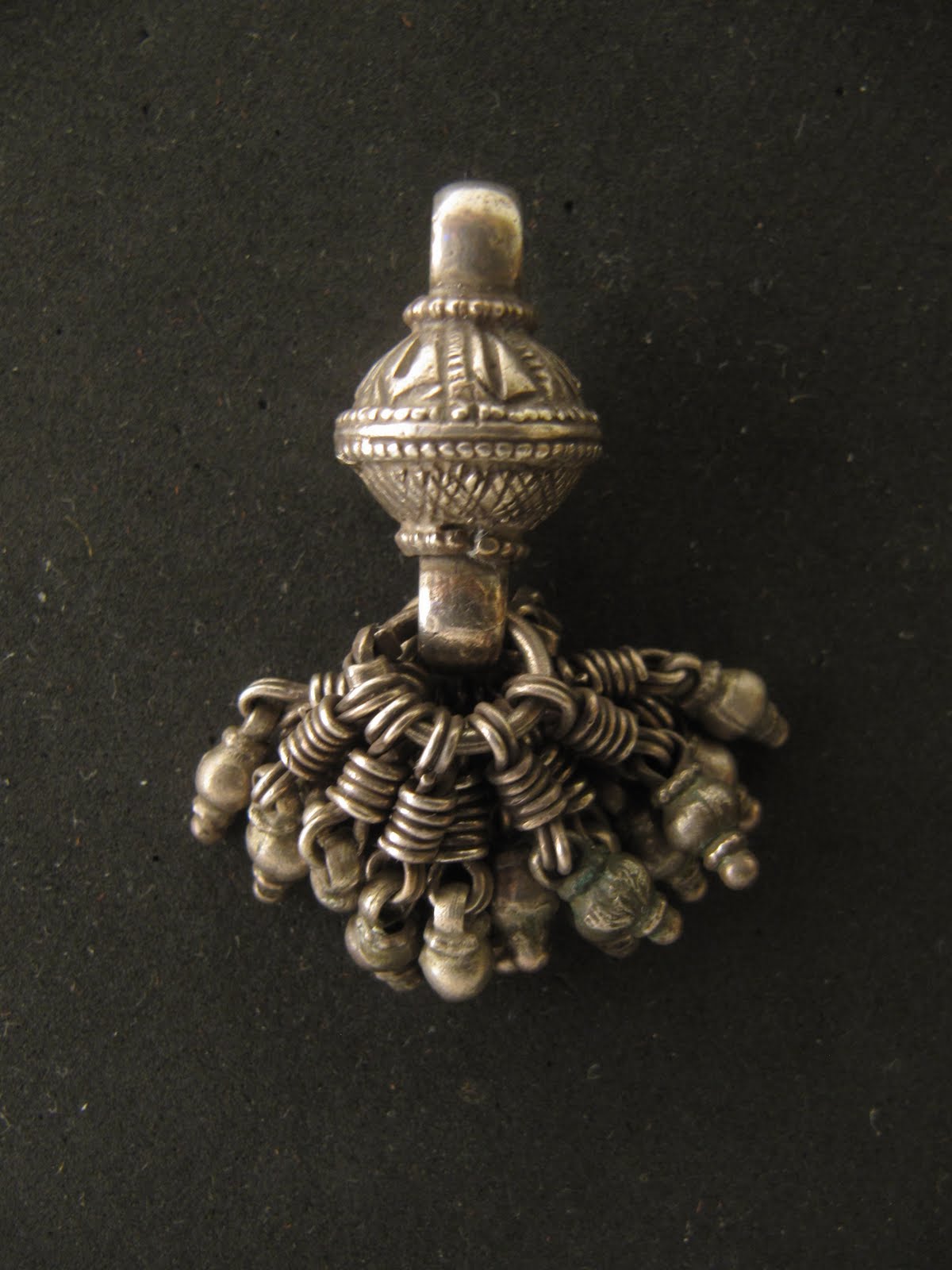 earthglobalart Traditional silver Indian pendant 7