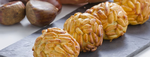 Panellets aux pignons de pin   Les gâteaux catalans de la Toussaint