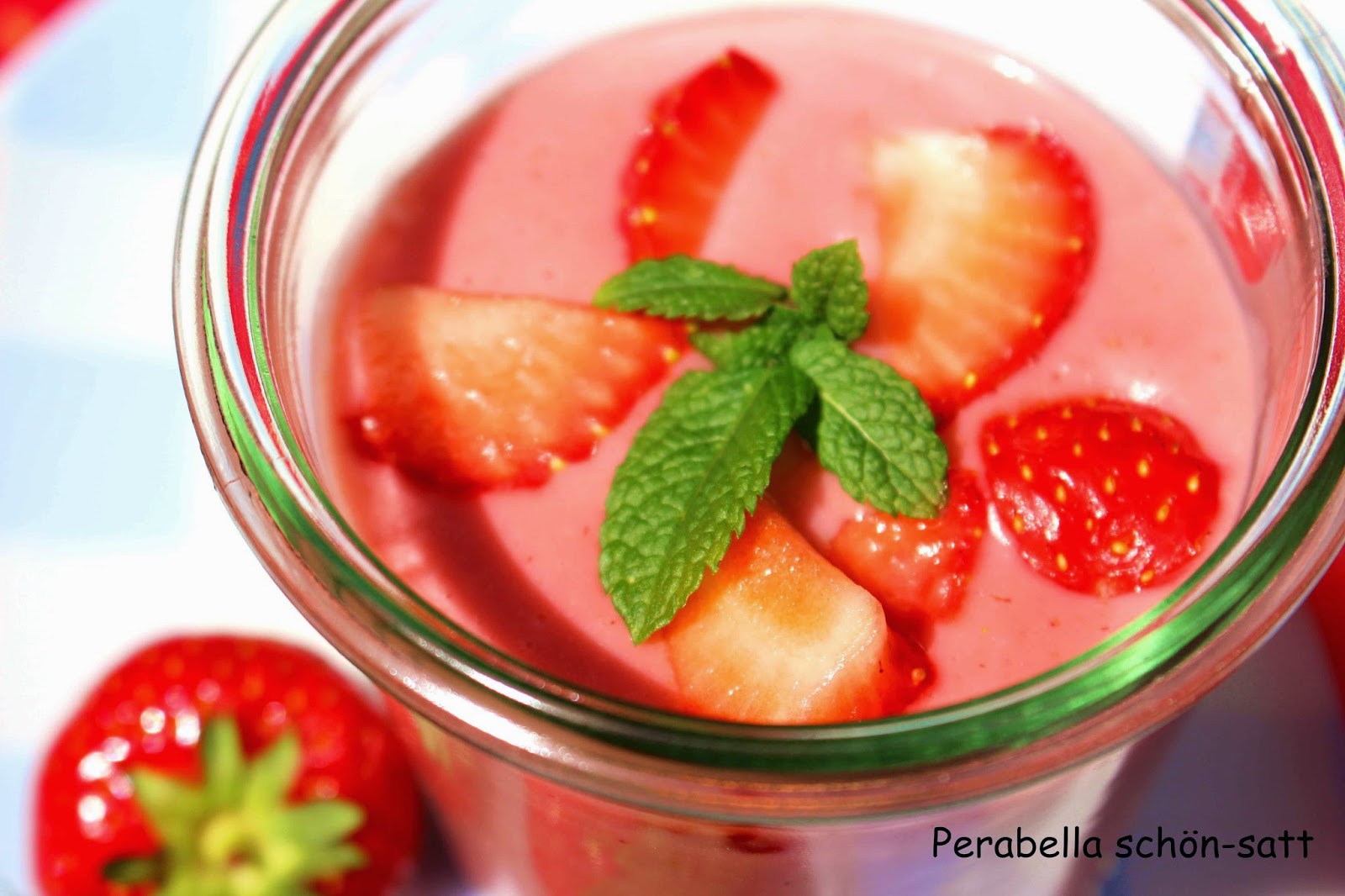 Perabella schön-satt : Erdbeerpudding