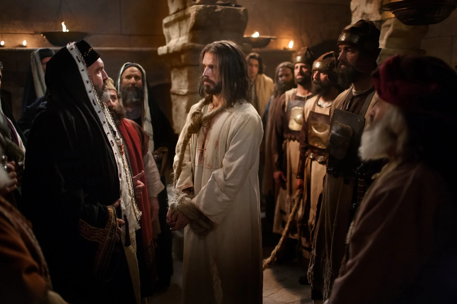 Cena de Jesus sendo julgado pelo sinédrio