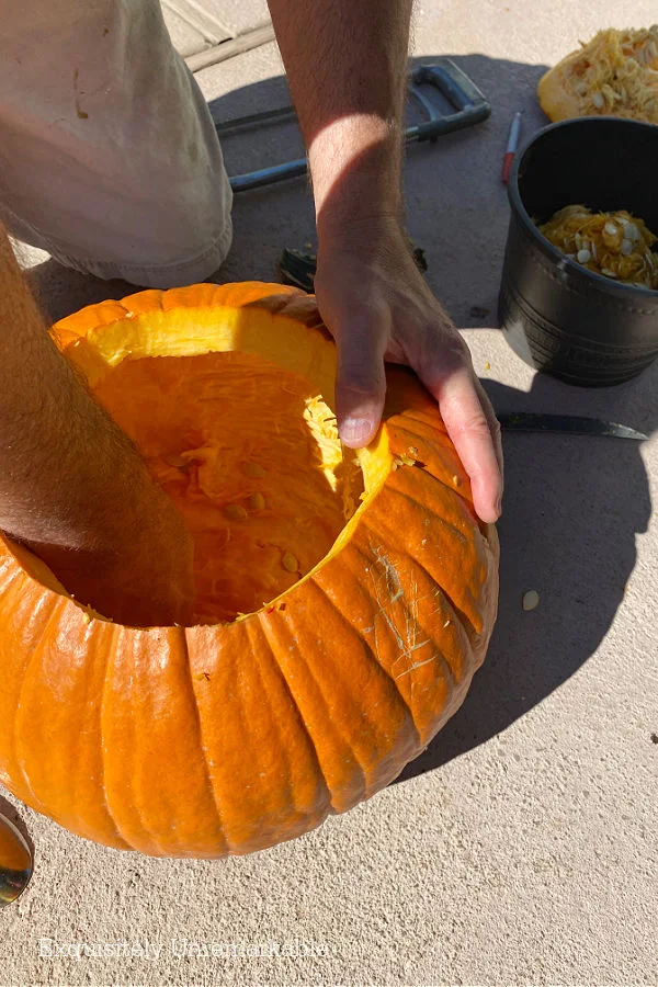 Cleaning Out A Pumpkin