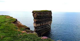 Wild atlantic way, irlanti, road trip irlannissa, luontokuva, kalliolohkare, kallioseinämä, atlantti, mayo