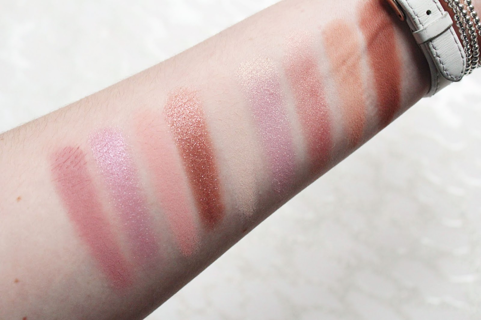 Huda Beauty Light Nude Obsessions Palette Review Swatches Hannah