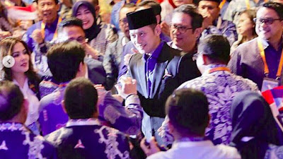 SBY-Jokowi Ketemu di Istana,Kader Usulkan  AHY Menjadi Menpora....