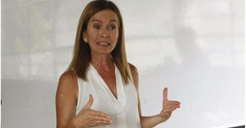 Ministra de Educación Marilú Martens sería citada al Congreso por huelga de maestros y caso beca 18 Ministra de Educación Marilú Martens sería citada al Congreso por huelga de maestros y caso beca 18