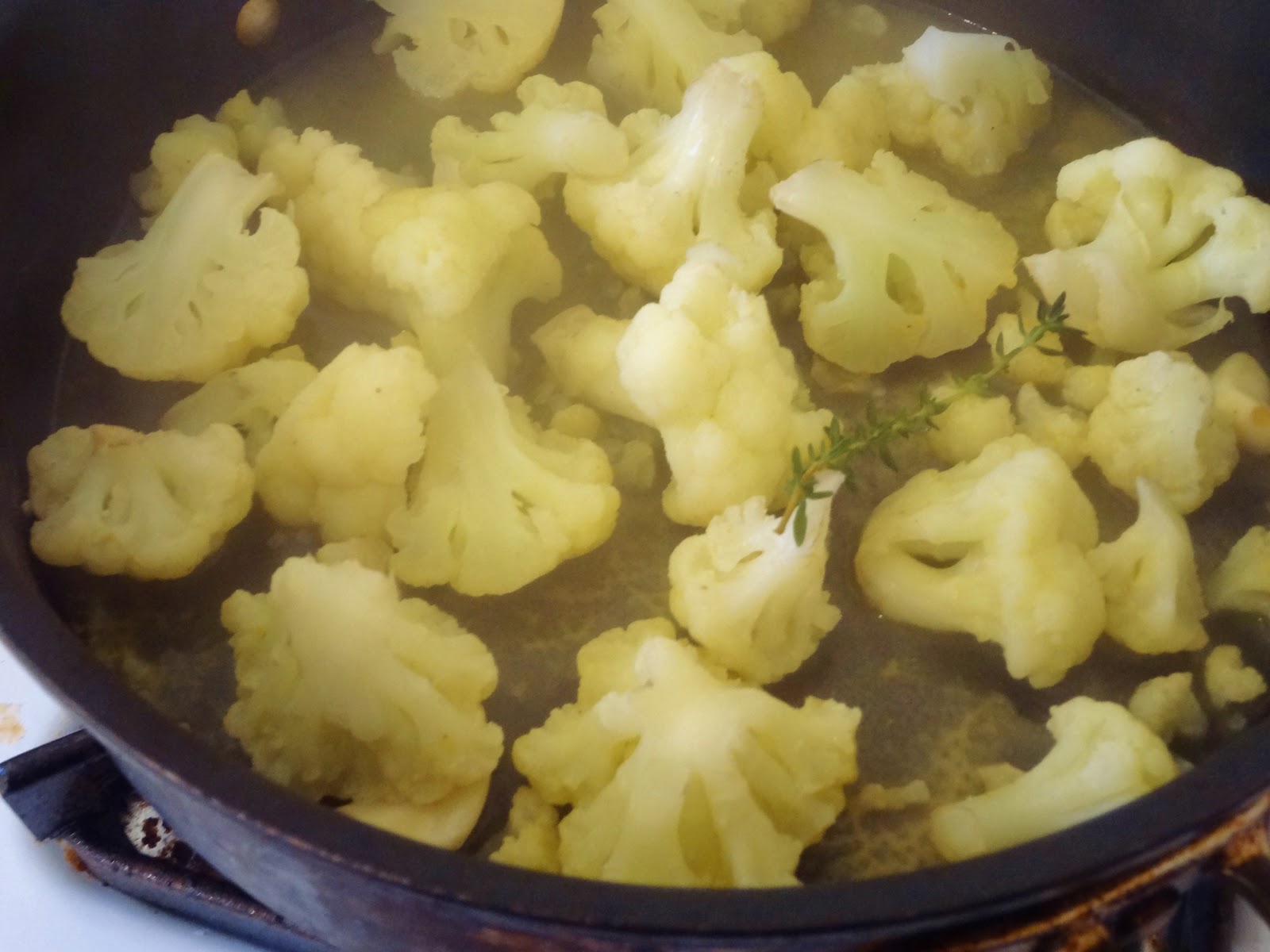 FIVE O'CLOCK FOOD Cauliflower Puree with Sauteed Leeks