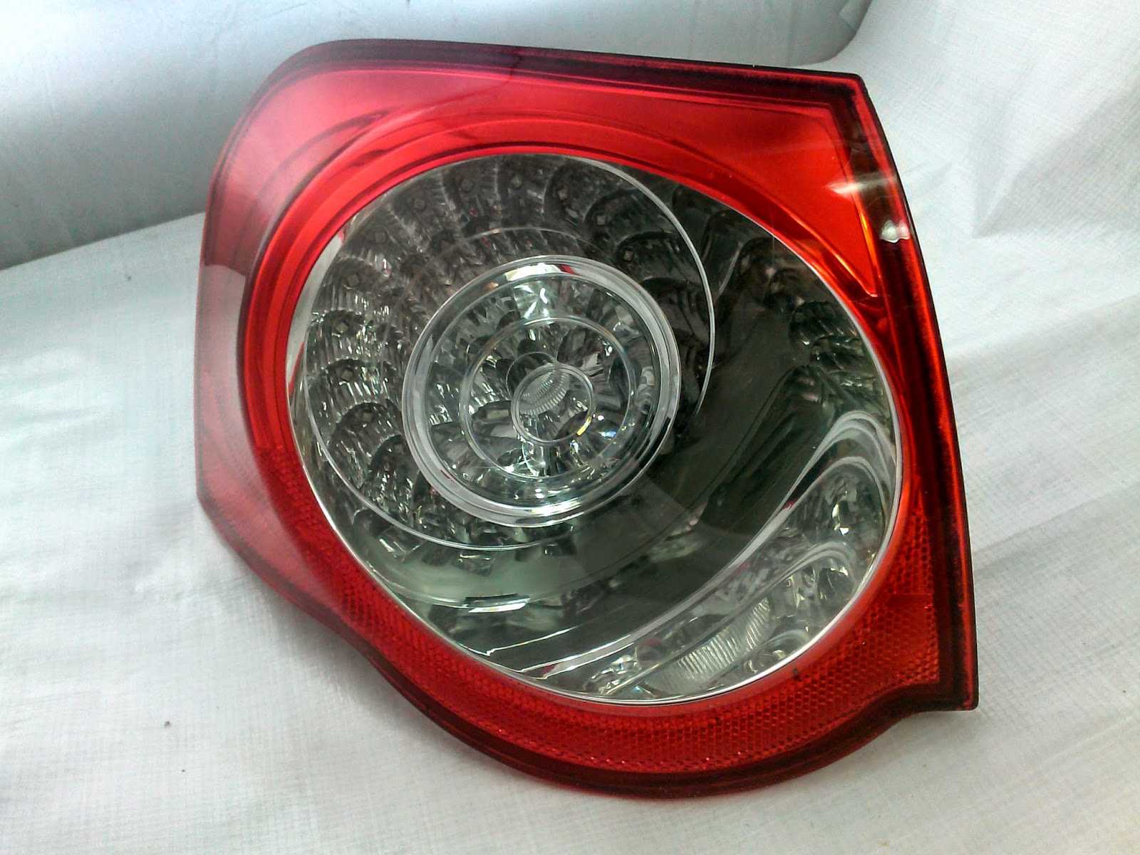 Naprawa świateł samochodowych VW Passat B6 lampy tył